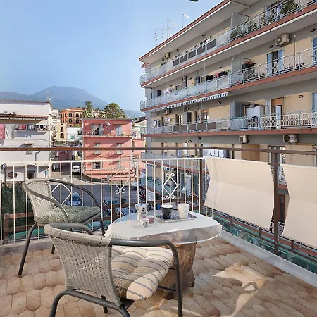 Deluxe Bed & Breakfast